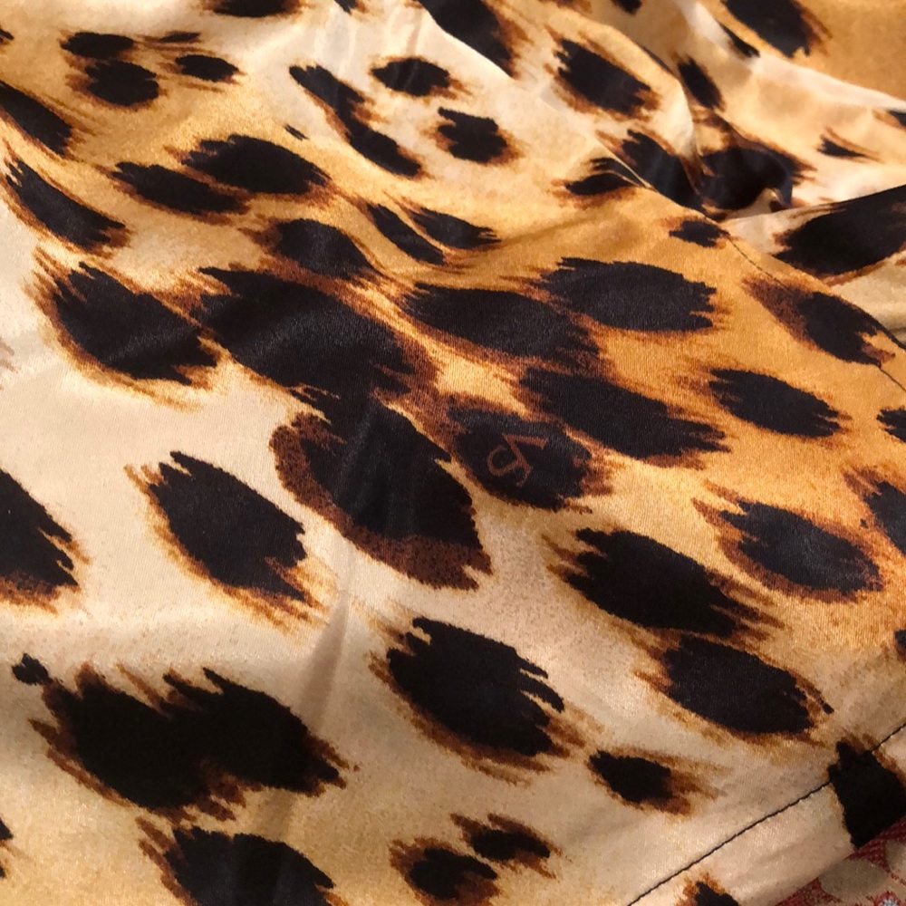 Victoria’s Secret silk feel Leopard print Pajama - Picture 6 of 11